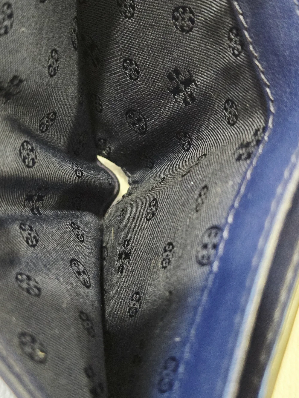 Tory Burch Navy Blue Peace and Love Mini Leather Zip Wallet EUC